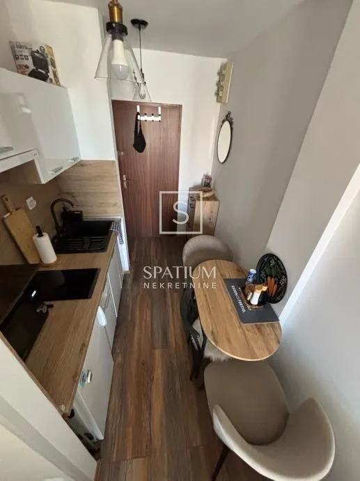 MALINSKA, NOVO UREĐENI APARTMAN BLIZU MORA - cover