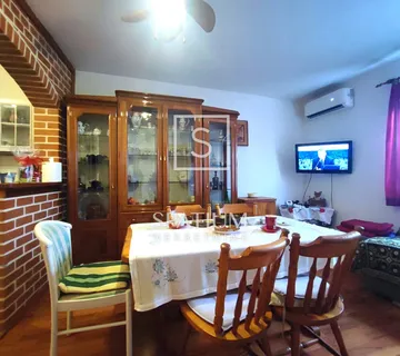 ŽBANDAJ, ETAŽA KUĆE S PRIPADAJUĆIM DVORIŠTEM - cover