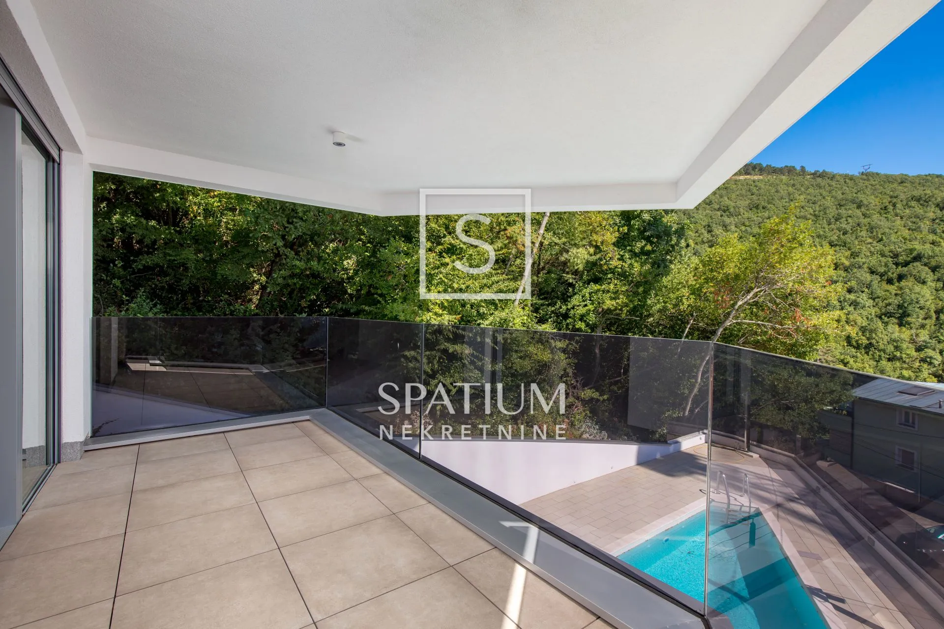 OPATIJA, ODLIČAN STAN U NOVOGRADNJI S POGLEDOM NA MORE - cover