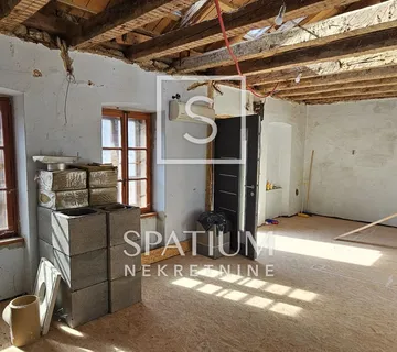 VINODOLSKA OPĆINA, GRIŽANE, PRIMORSKA KAMENA KUĆA - cover