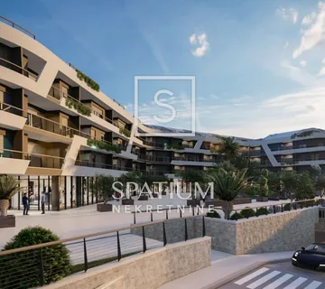 POREČ, PROSTRAN DVOSOBNI STAN S LOĐOM NA DRUGOM KATU - cover