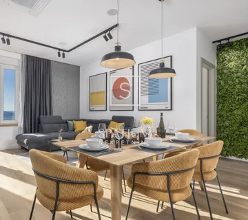 SUŠAK,  NOVOUREĐEN STAN S TRI STAMBENE JEDINICE - cover