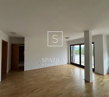 KRK, BATOMALJ, STAN S POGLEDOM NA MORE - cover