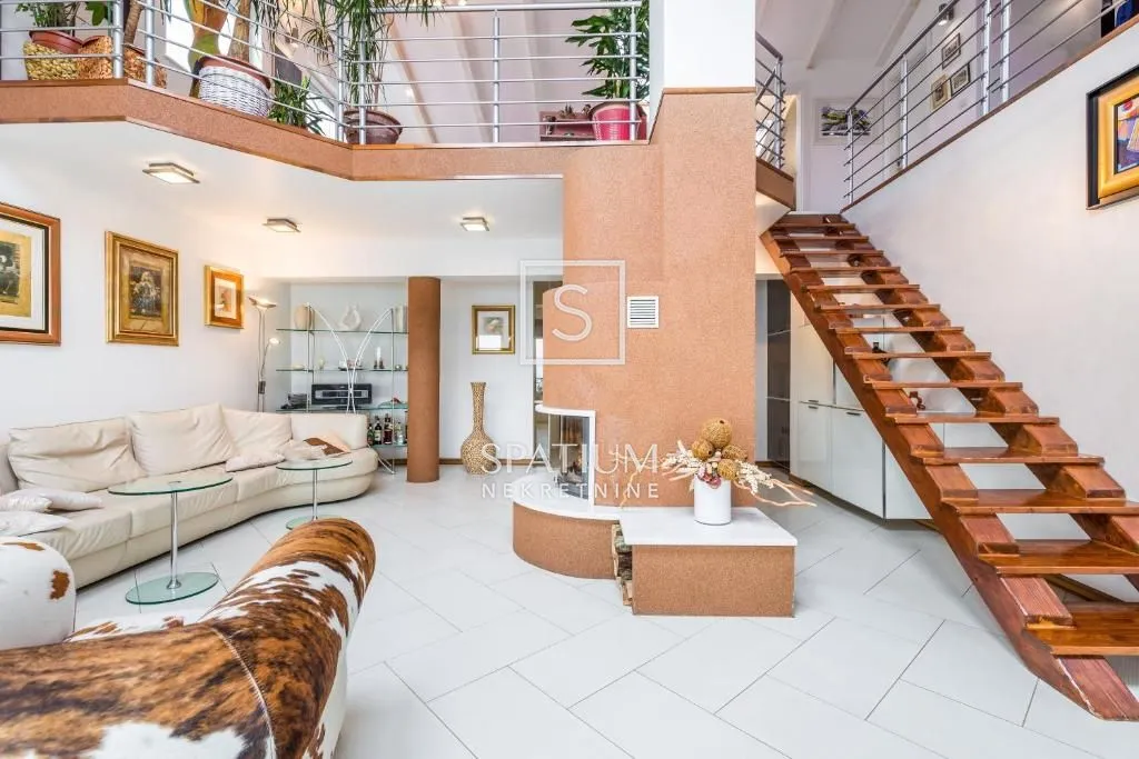 OPATIJA, DVOETAŽNI PENTHOUSE S POGLEDOM - cover