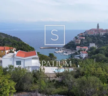 VRBNIK, GRAĐEVINSKI TEREN OD 1037 m2 - cover