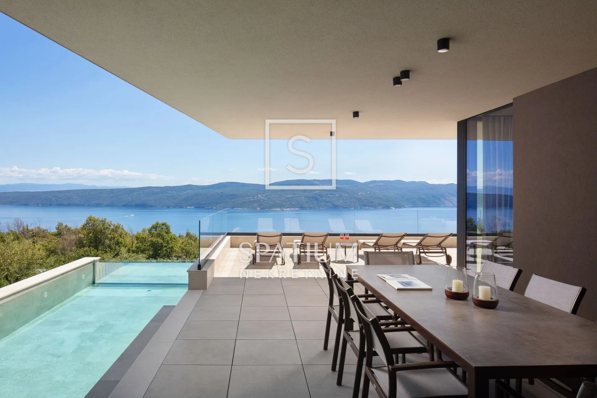 LABIN OKOLICA, LUKSUZNA VILA SA PANORAMSKIM POGLEDOM NA MORE - cover