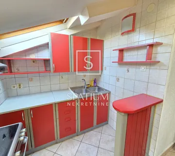 BANDEROVO, STAN U BLIZINI CENTRA - cover