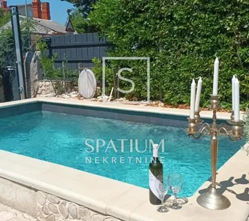 ISTRA, KRNICA, KAMENA KUĆA SA BAZENOM - cover