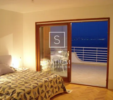 OPATIJA, DVOETAŽAN STAN S PARKINGOM I POGLEDOM NA MORE - cover