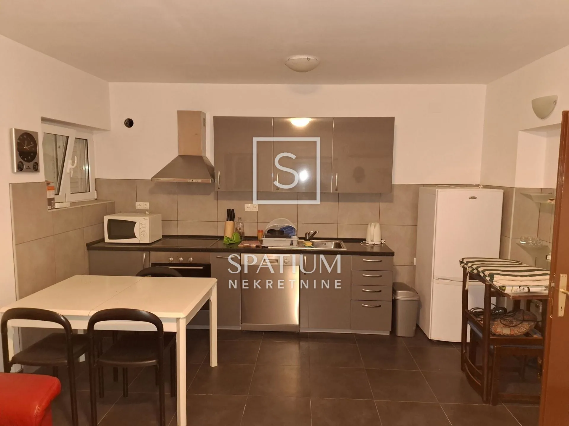 CRIKVENICA, PRIZEMLJE KUĆE NA DOBROJ LOKACIJI - cover