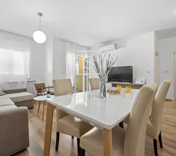 MEDULIN, DVOSOBAN STAN U POTKROVLJU - cover