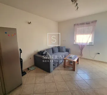 VALBANDON, FAŽANA, STAN S TERASOM - cover