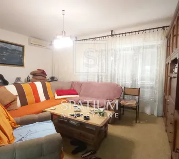 BUZET, KUĆA S TRI STAMBENE JEDINICE I POGLEDOM NA GRAD - cover