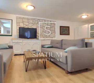 CRIKVENICA, OBNOVLJENA KAMENA KUĆA U CENTRU - cover