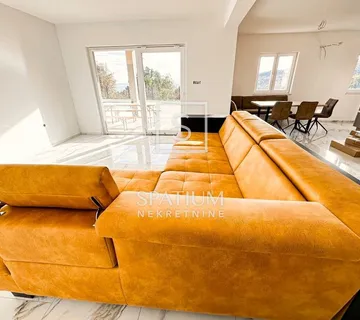 BREGI, KUĆA S BAZENOM I POGLEDOM  - cover