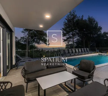 MOŠĆENIČKA DRAGA, MODERNA VILA S BAZENOM - cover