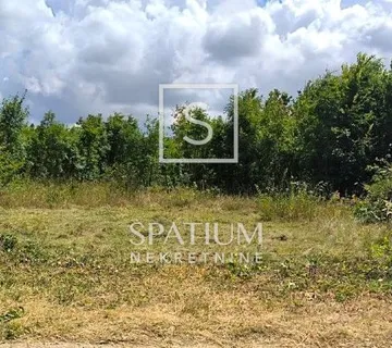 ŠTOKOVCI, GRAĐEVINSKO ZEMLJIŠTE NA MIRNOJ LOKACIJI - cover