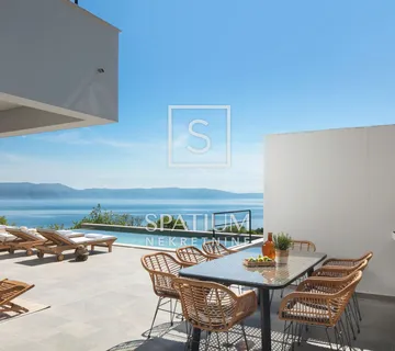 LABIN, VILA SA PANORAMSKIM POGLEDOM NA MORE - cover