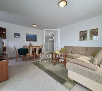 RABAC, DVOSOBAN STAN U PRIZEMLJU ZA DUGOROČNI NAJAM - cover