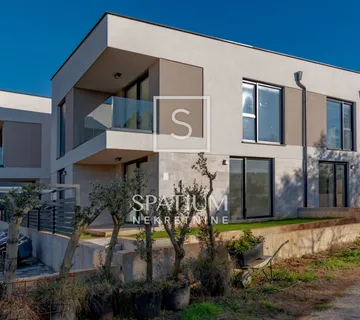 VOLME, ISTRA, JEDNOSOBAN STAN U MODERNOJ NOVOGRADNJI - cover