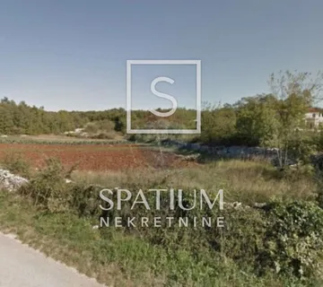 ISTRA, PINEZIĆI, GRAĐEVINSKO ZEMLJIŠTE - cover