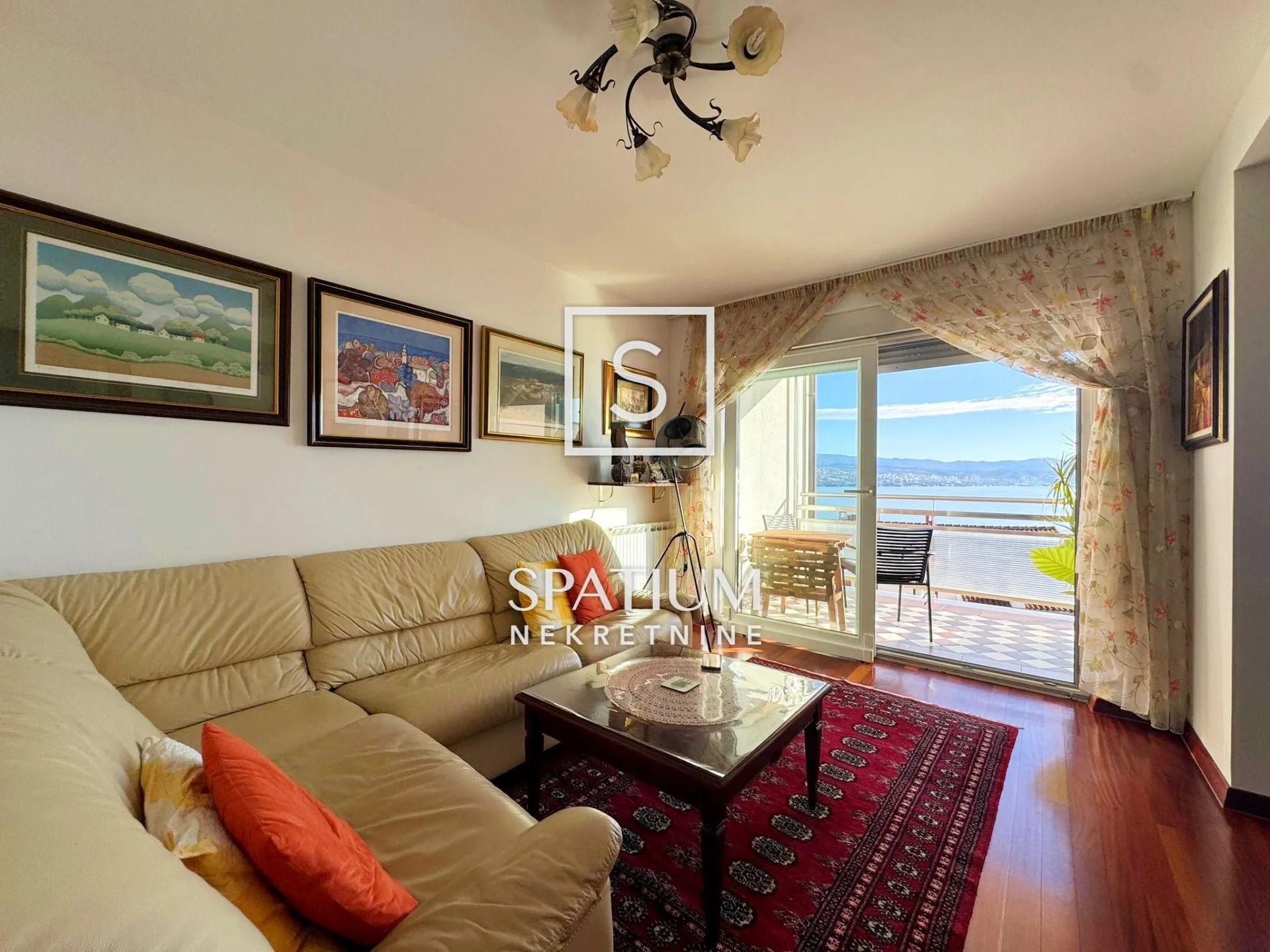 OPATIJA, DVOSOBAN STAN S GARAŽOM, ZA NAJAM - cover