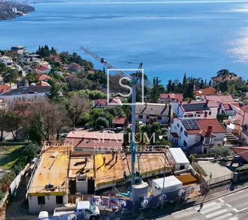 VOLOSKO, EKSKLUZIVNO U SPATIUMU, PENTHOUSE S BAZENOM U VRHUNSKOJ NOVOGRADNJI - cover