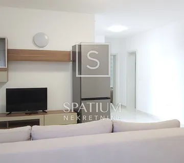 PEROJ, DVOSOBAN STAN NA DRUGOM KATU, NOVOGRADNJA - cover