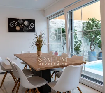 POREČ, ADAPTIRANA KUĆA S BAZENOM  - cover