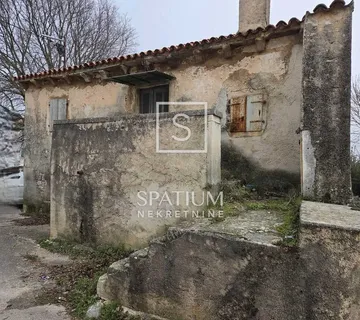 ŽMINJ, KAMENA KUĆA U STAROGRADSKOJ JEZGRI - cover