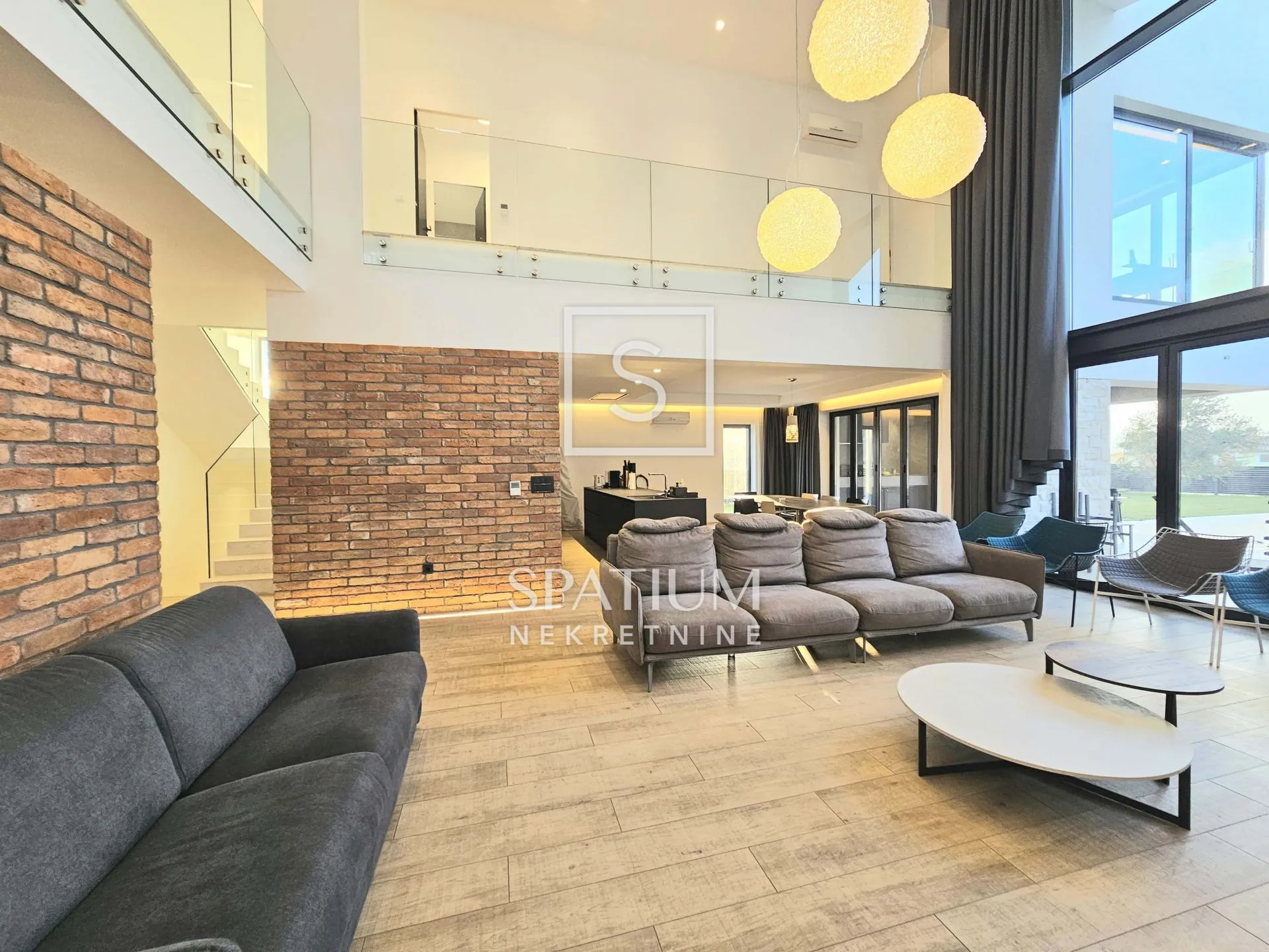 MEDULIN, LUKSUZNA SAMOSTOJEĆA VILLA S BAZENOM  - cover