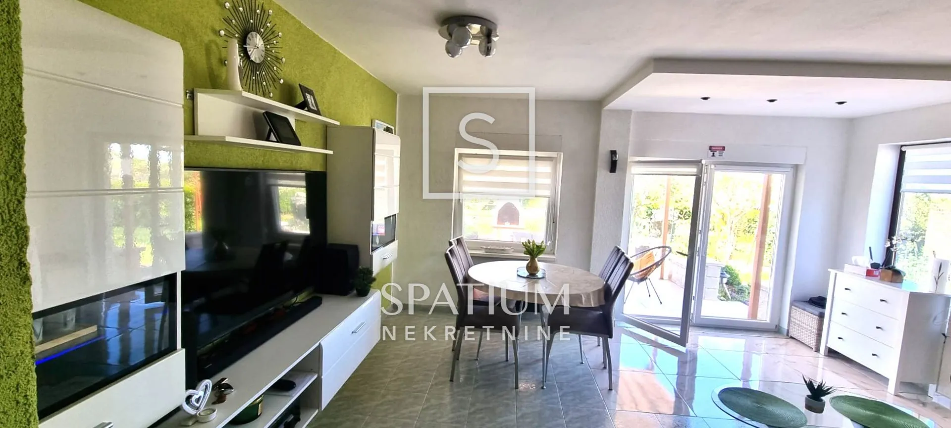 POREČ, DVOSOBNI STAN U PRIZEMLJU SA TERASOM - cover