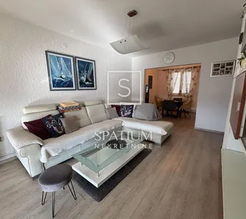 ŠKURINJE, NAMJEŠTEN OBITELJSKI STAN - cover