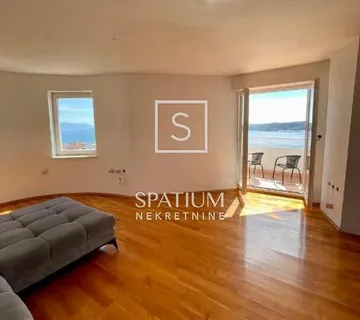 CRIKVENICA, ADAPTIRANI STAN S PARKINGOM I LIFTOM - cover