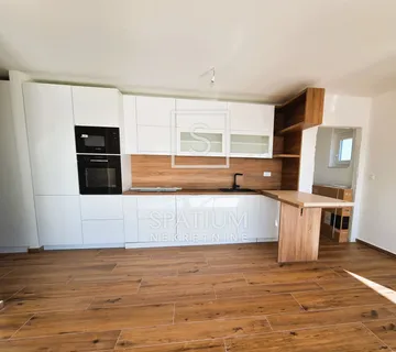 REŠETARI, TROSOBAN STAN SA GARAŽOM U NOVOGRADNJI - cover