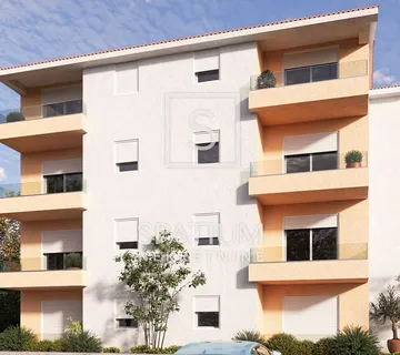 VIŠKOVO, NOVOGRADNJA, TROSOBAN STAN NA PRVOM KATU - cover