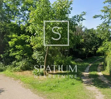 BARBAN, GRAĐEVINSKO ZEMLJIŠTE U MALOM SELU - cover