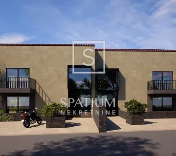 POREČ, TROSOBAN STAN U POTKROVLJU - cover