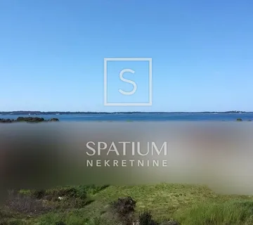 PEROJ, GRAĐEVINSKO ZEMLJIŠTE SA POGLEDOM NA MORE - cover