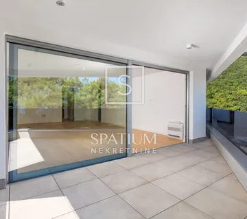 OPATIJA, ODLIČAN STAN U NOVOGRADNJI S POGLEDOM NA MORE - cover