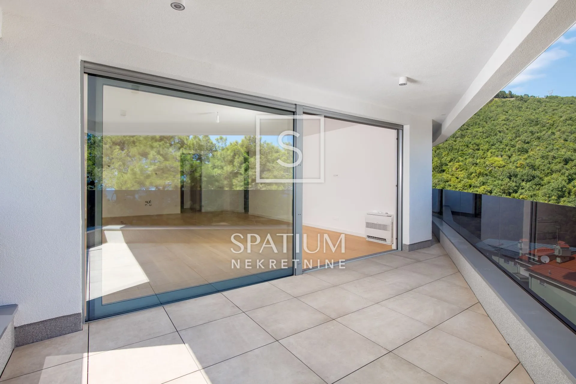 OPATIJA, ODLIČAN STAN U NOVOGRADNJI S POGLEDOM NA MORE - cover