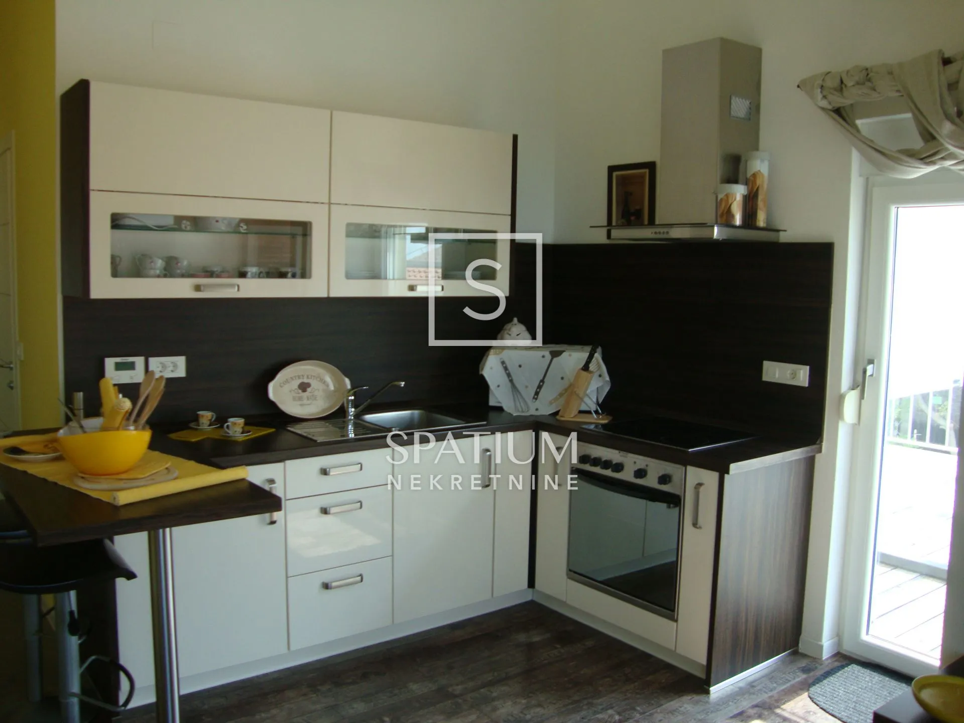 NOVI VINODOLSKI, APARTMANSKA KUĆA 40M OD PLAŽE - cover