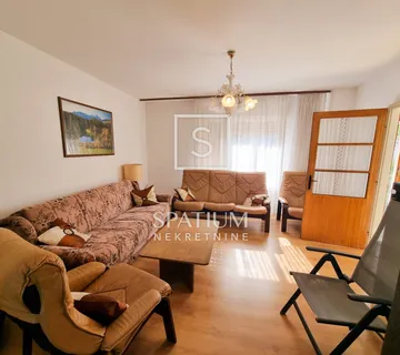 JADRANOVO, SAMOSTOJEĆA KUĆA NA ODLIČNOJ LOKACIJI - cover