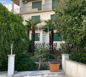 JADRANOVO, SAMO U NAŠOJ PONUDI, KUĆA S ČETIRI STANA - cover