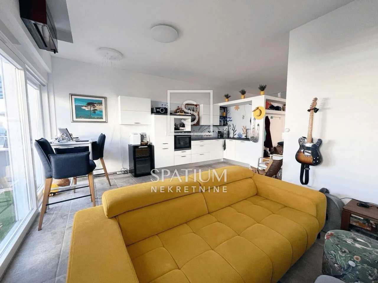 MALINSKA, OTOK KRK, STAN SA BAZENOM U PRIZEMLJU - cover