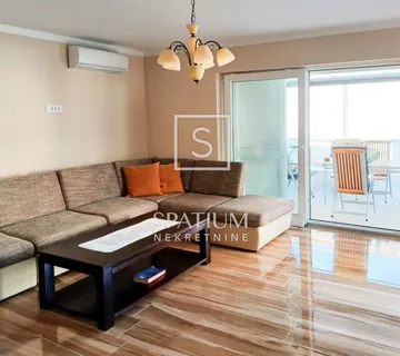 CRIKVENICA, HRUSTA, DVOSOBNI STAN S POGLEDOM NA MORE - cover