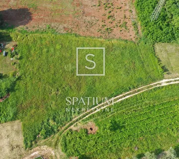 POREČ, GRAĐEVINSKO ZEMLJIŠTE PRAVILNOG OBLIKA - cover