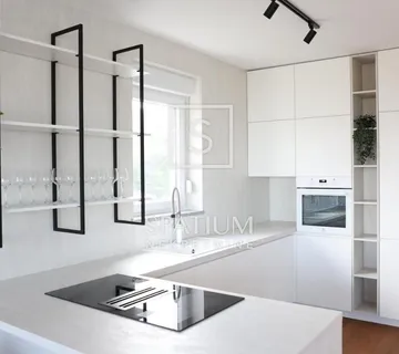 ŠMRIKA, SAMOSTOJEĆA KUĆA S BAZENOM - cover