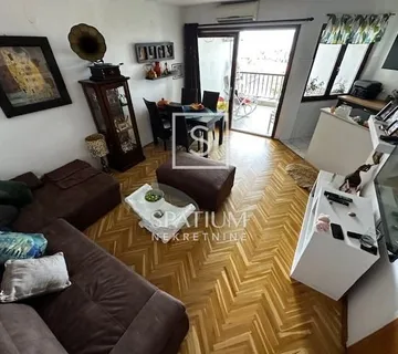 SELCE, DVOSOBAN STAN SA DVIJE GARAŽE - cover