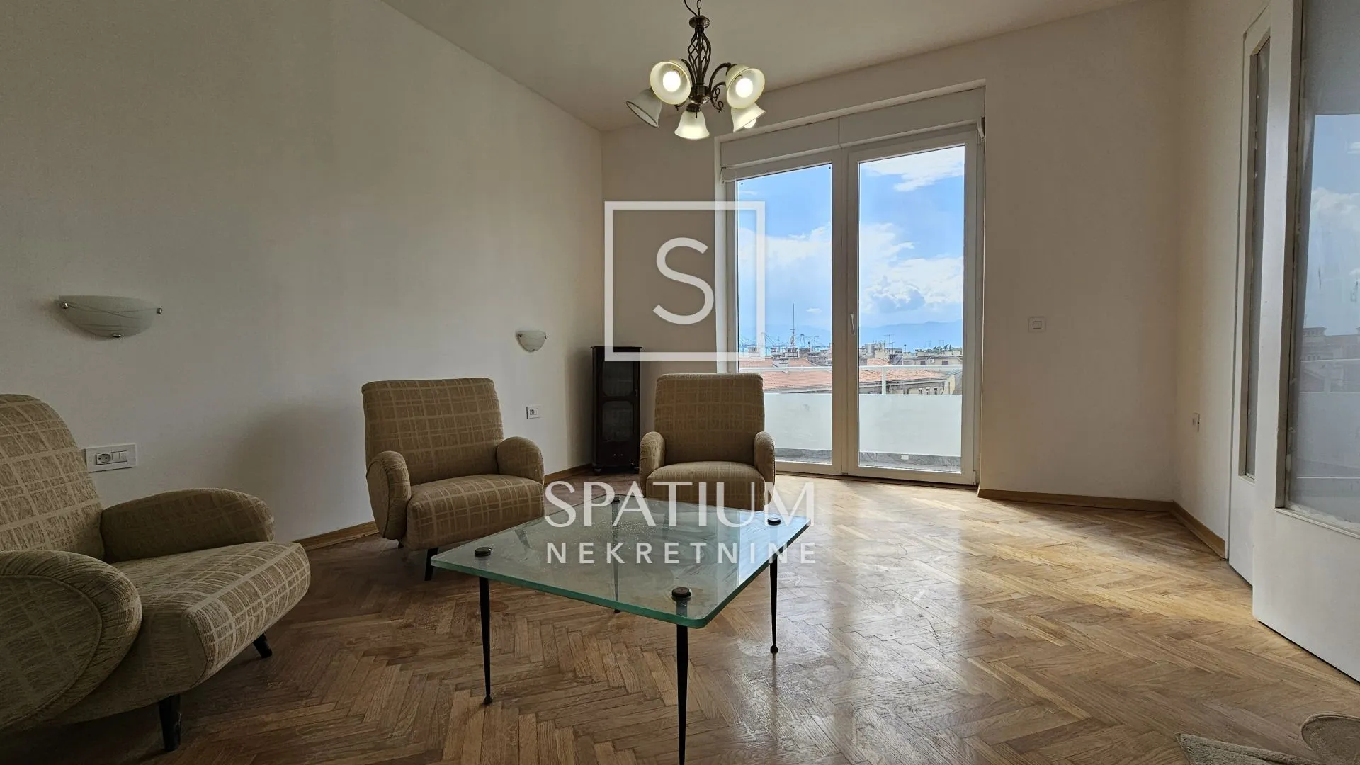 POTOK, ČETVEROSOBAN STAN S BALKONIMA I GARAŽOM - cover